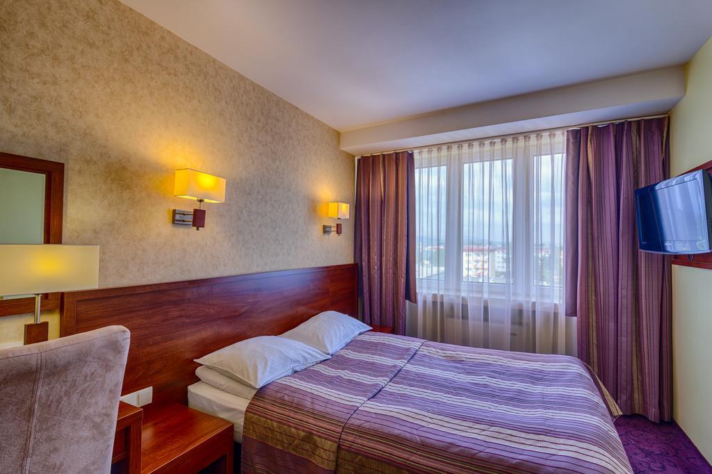 Hotel Beskid Nowy Sącz エクステリア 写真