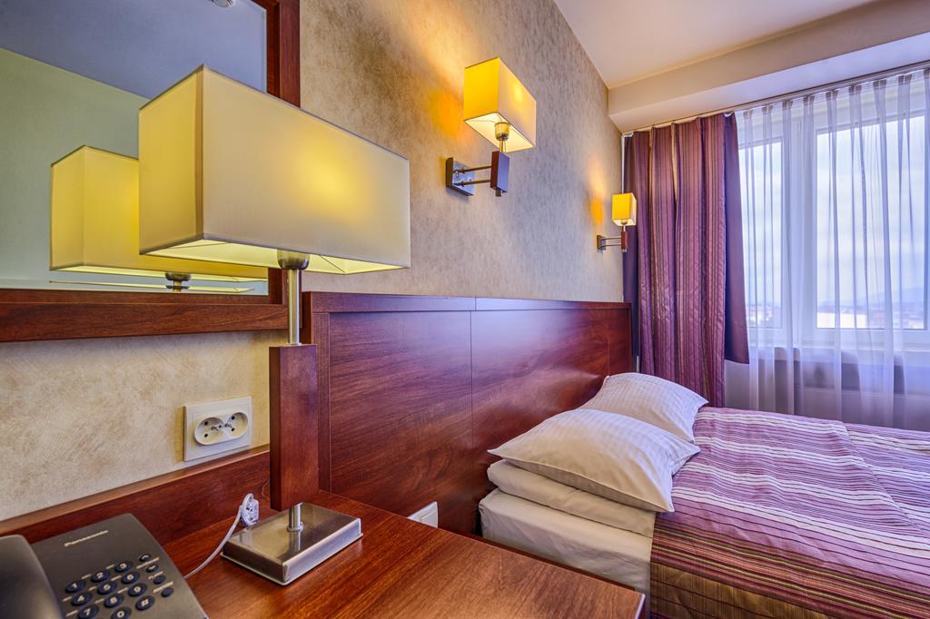 Hotel Beskid Nowy Sącz エクステリア 写真